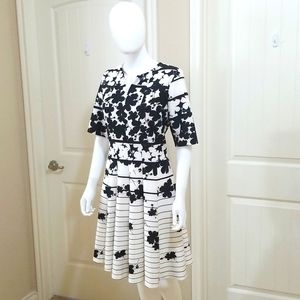 "HOST PICK"  Julian Taylor Gorgeous flare dress!!